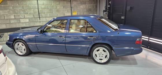 MERCEDES-BENZ 300 E 3.0 SEDAN 6 CILINDROS 24V GASOLINA 4P AUTOMÁTICO MERCEDES-BENZ 300 E 3.0 SEDAN 6 CILINDROS 24V GASOLINA 4P AUTOMÁTICO